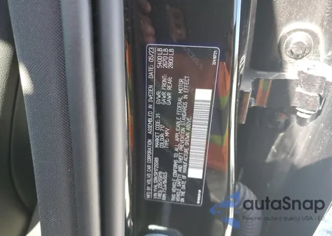 2024 Volvo Xc60 Core z USA, uszkodzony, nr VIN YV4L12RK5R1725589